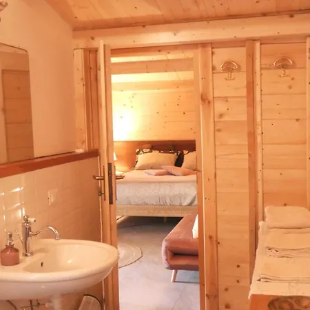 Eco-resort Parco Botanico Fiorlago Bed and Breakfast
